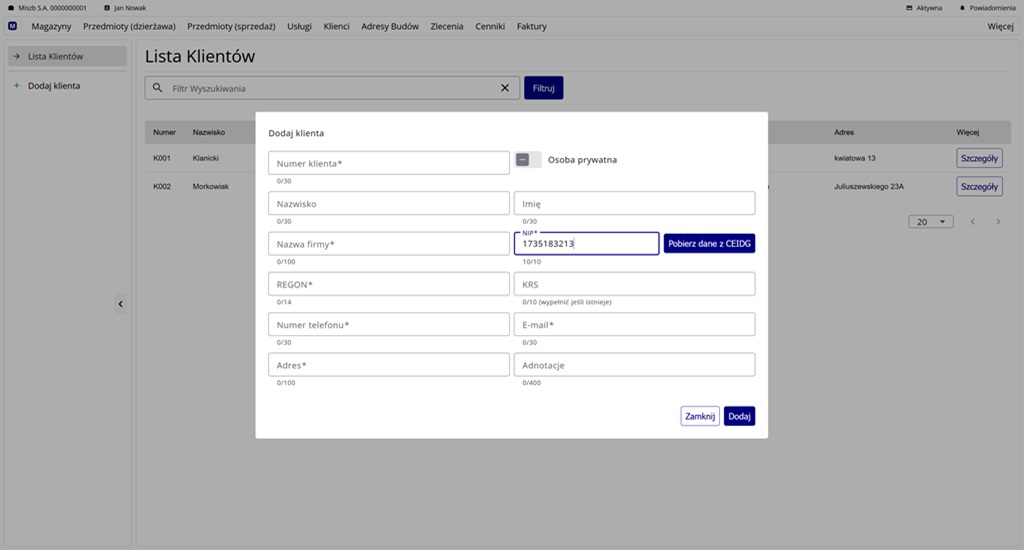 formularz tworzenia klienta i lista wszystkich klientów w tle